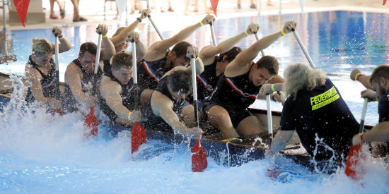 Rennen beim Itzehoer Drachenboot Indoor-Cup 2023