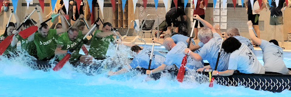 Rennen beim 11. Itzehoer Drachenboote Indoor-Cup