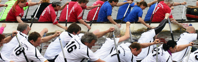 Packendes Drachenbootrennen beim Itzehoer Drachenboot-Cup