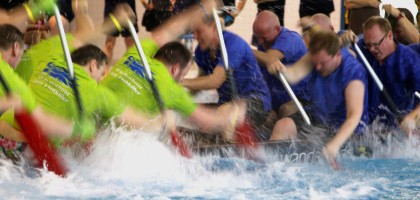 Rennen beim 5. Itzehoer Drachenboot Indoor-Cup