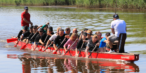 >Training f&uuml;r den Gl&uuml;ckst&auml;dter Drachenboot-Cup